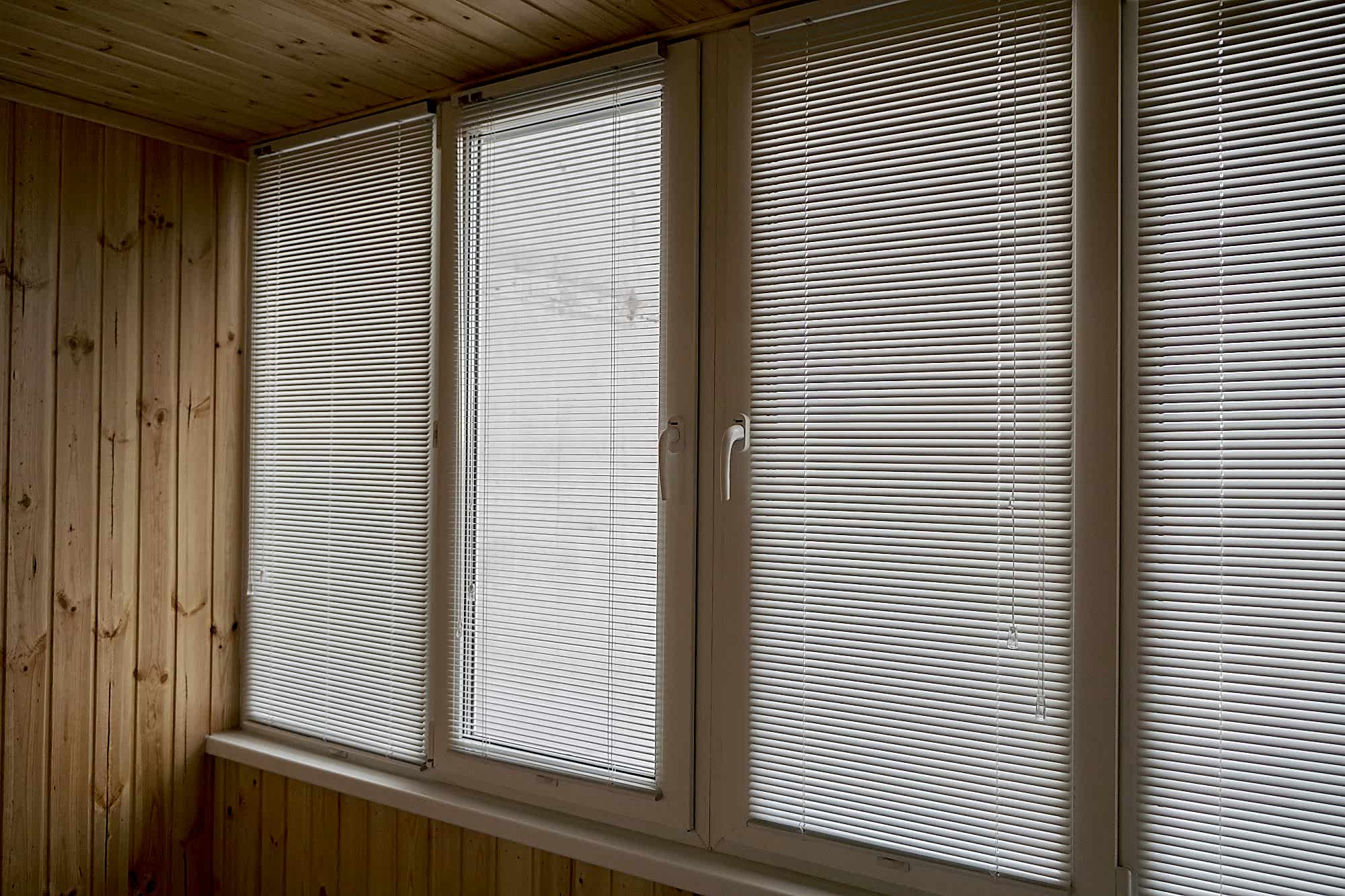 Жалюзи для балкона и лоджии